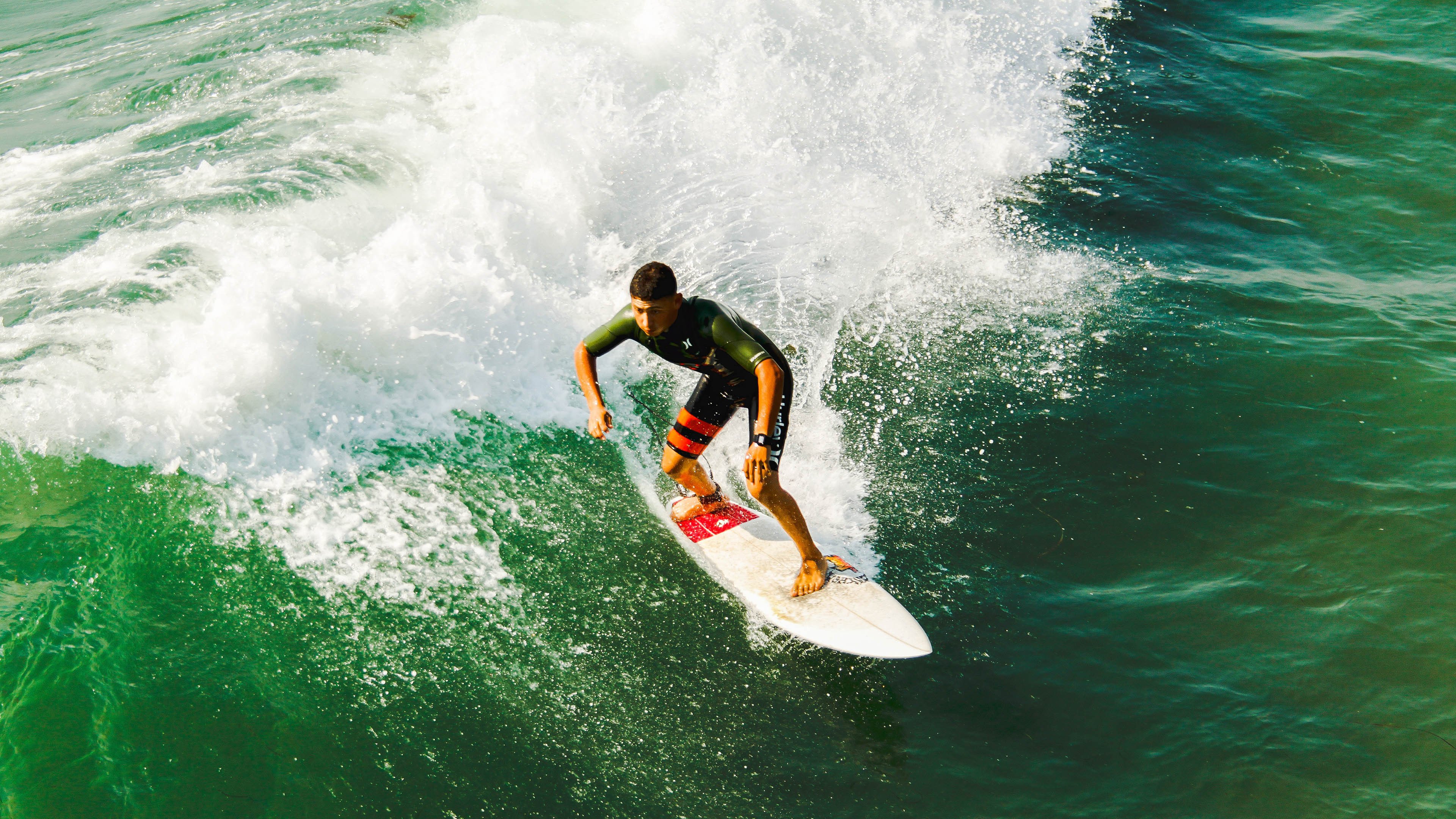 极限全天候运动秀:跨越天气的挑战