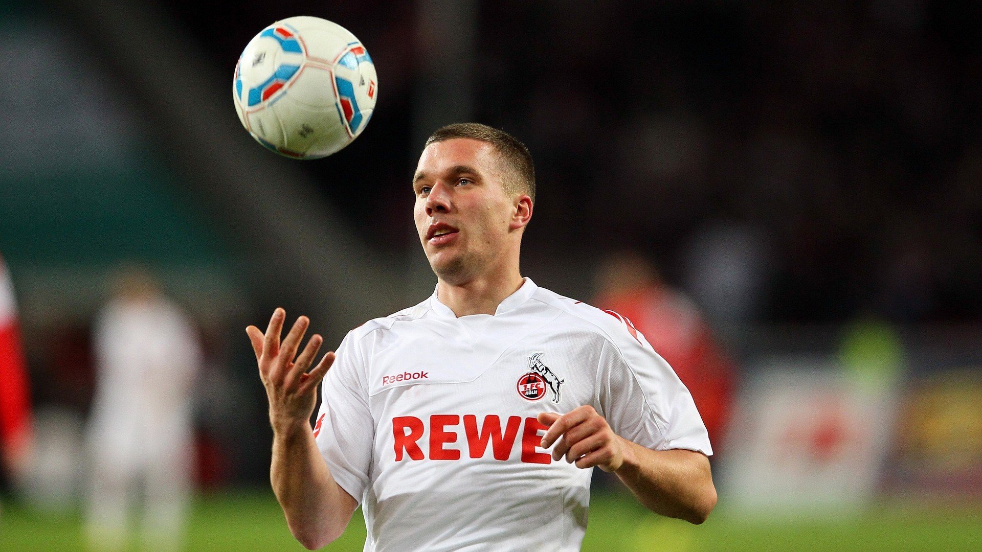 斯蒂夫尼奇球风刚硬,红军盼延续主场强势,信号上出现了h